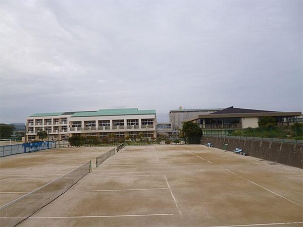 日立市立泉丘中学校（1408m）