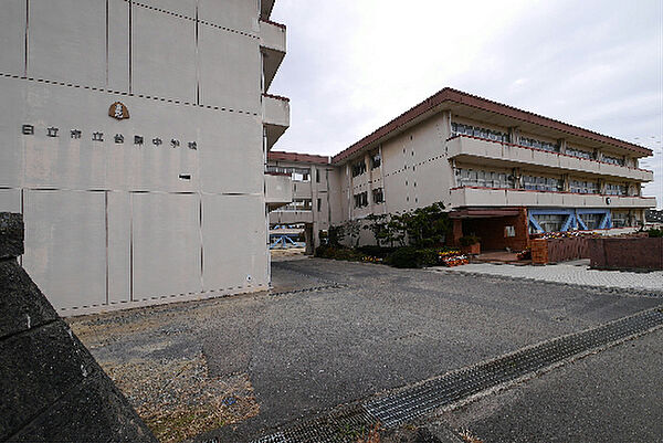 日立市立台原中学校（943m）
