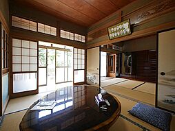 大みか町7丁目147番 5DKのリビング/ダイニング