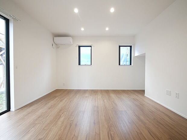 キッチンからのリビング