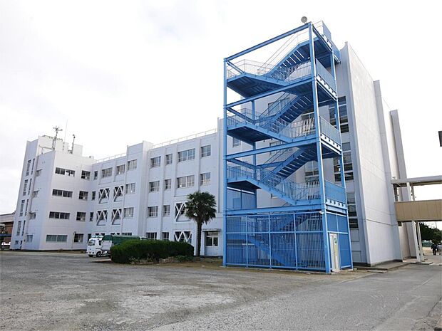 高萩市立高萩中学校(748m)
