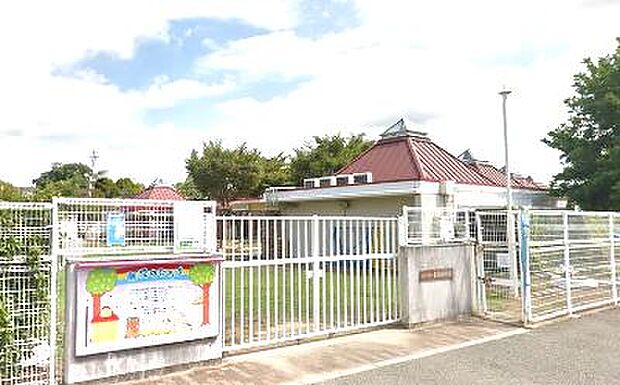 岩岡幼稚園　約550ｍ