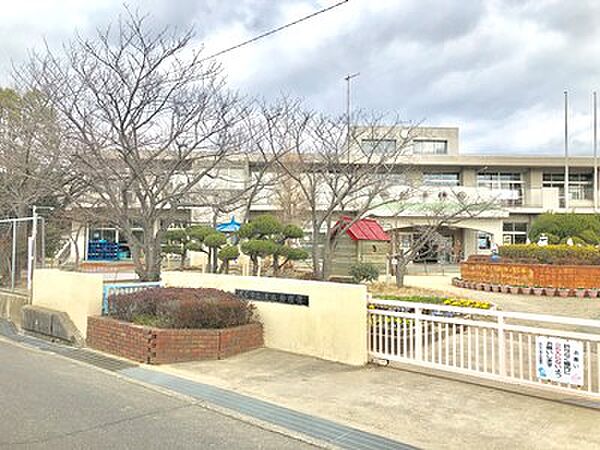 土山保育所　約720ｍ