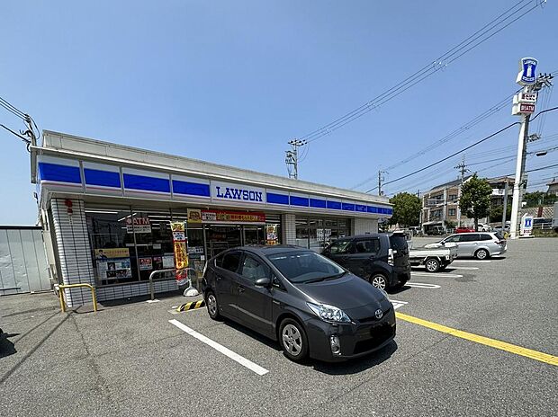 ローソン大久保インター南店 約1110m