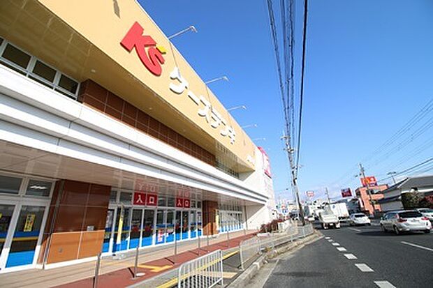 ケーズデンキ西神戸店 約840m