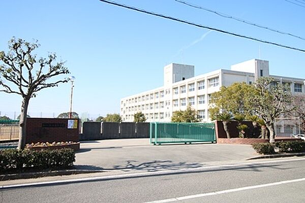 魚住東中学校　約2040ｍ
