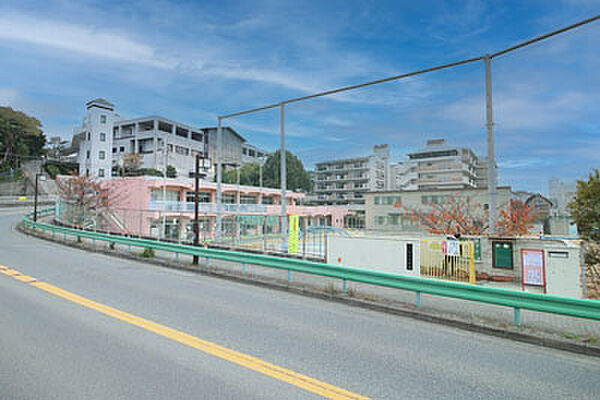 明石市立明石幼稚園　徒歩5分（約330ｍ）