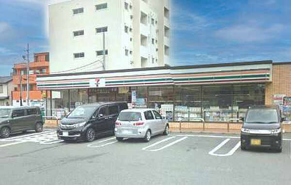セブンイレブン明石山下町店　徒歩2分（約160ｍ）