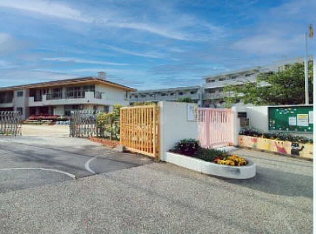 明石市立人丸幼稚園　徒歩1分（約80ｍ）