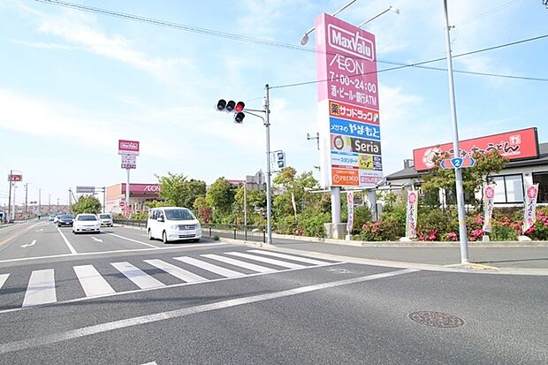 イオンタウン東加古川ショッピングセンター　徒歩7分（約550ｍ）