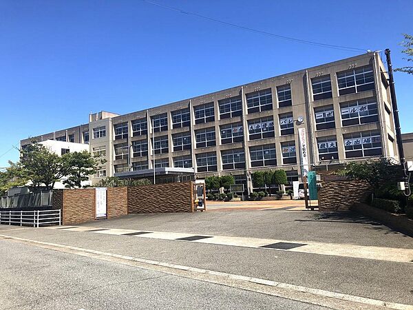 加古川市立別府中学校　徒歩20分（約1570ｍ）