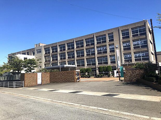 加古川市立別府中学校　徒歩20分（約1570ｍ）