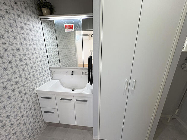 ■洗面室■忙しい朝に嬉しいワイド洗面化粧台！