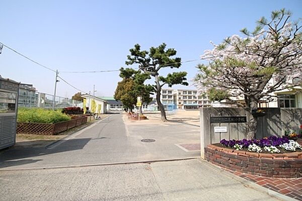 明石市立二見北小学校　約380ｍ
