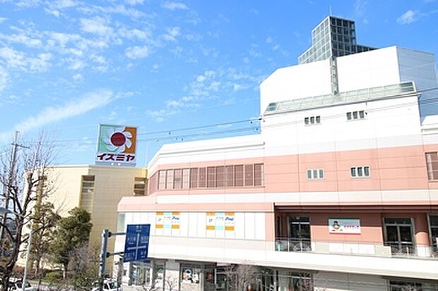 イズミヤショッピングセンター西神戸店 約420m