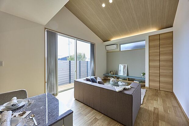 ■LDK■大開口の窓から差し込む光で陽当たり良好♪ 是非、お気軽にお問合せ下さい♪来店予約受付中!