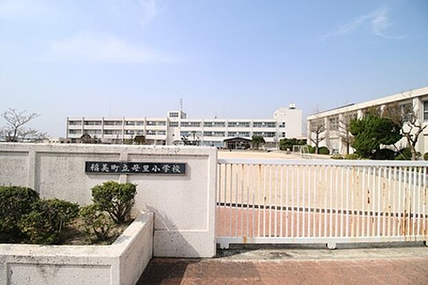 稲美町立母里小学校 約400m