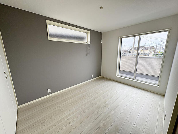 ■洋室■6.1帖の主寝室はバルコニーへ出入り可能です!