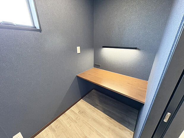 ■書斎■お仕事部屋やご家族の趣味部屋としても多目的に利用可能なお部屋!