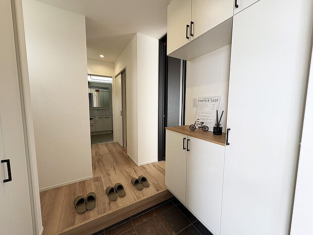 ■玄関■ゆったりとした玄関♪是非、お気軽にお問合せ下さい♪来店予約受付中!