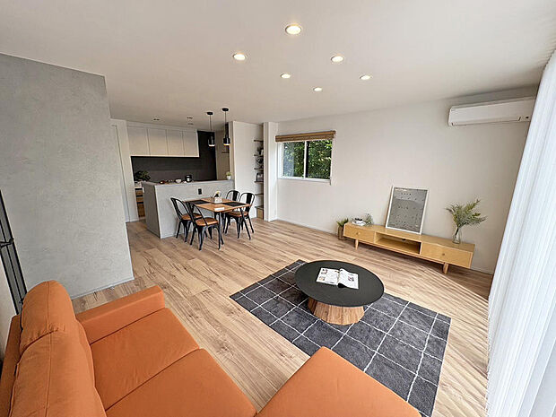 ■LDK■ウッドデッキへ段差なく行き来可能◎是非、お気軽にお問合せ下さい♪来店予約受付中!