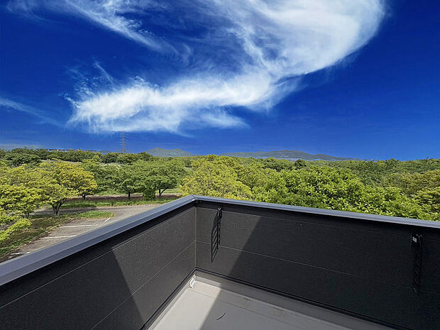 ■バルコニー■垂水健康公園隣接!バルコニーからの景色が素敵です♪是非、お気軽にお問合せ下さい♪来店予約受付中!