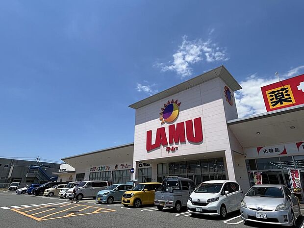 ラ・ムー明石南店　徒歩6分（約450ｍ）