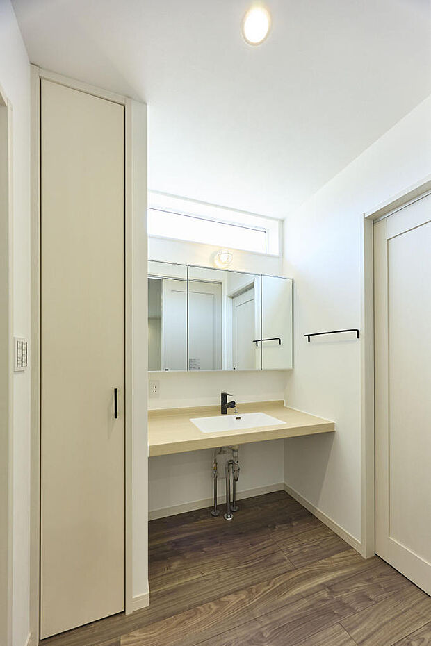 ■洗面室■忙しい朝に嬉しいワイド洗面化粧台！