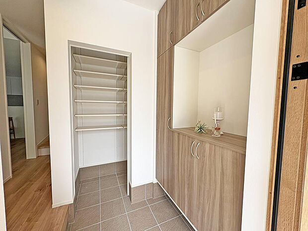 ■玄関■SCL付きのゆったりとした玄関♪