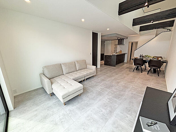 ■LDK■上部吹抜もあり開放感が溢れます♪