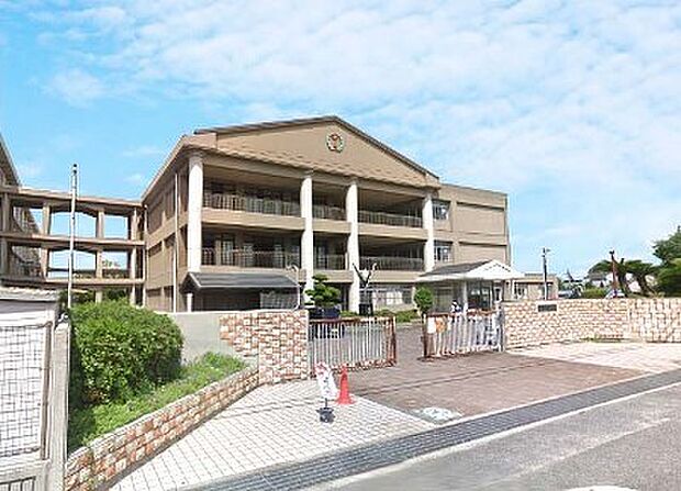加古川市立氷丘小学校 約680m