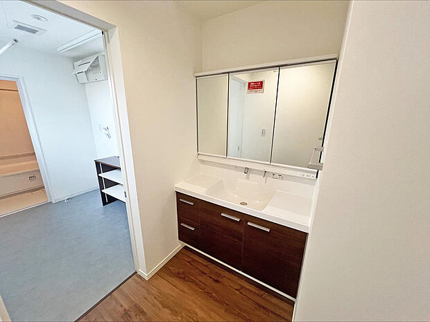 ■洗面室■忙しい朝に嬉しいワイド洗面化粧台!