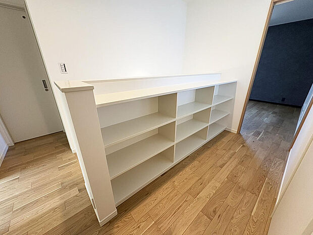 ■２階階段収納■階段も見せる収納場所を確保◎