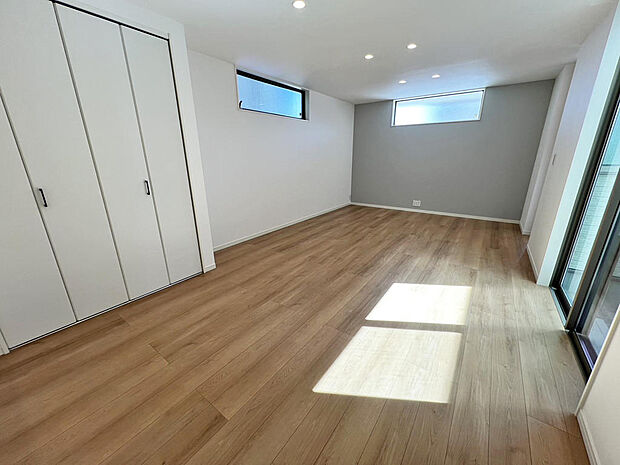 ■LDK■大きな窓から差し込む光で陽当たり良好◎