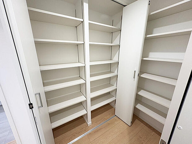 ■WIC■大容量の収納スペースを確保◎季節物の家電もスッキリ収まります！