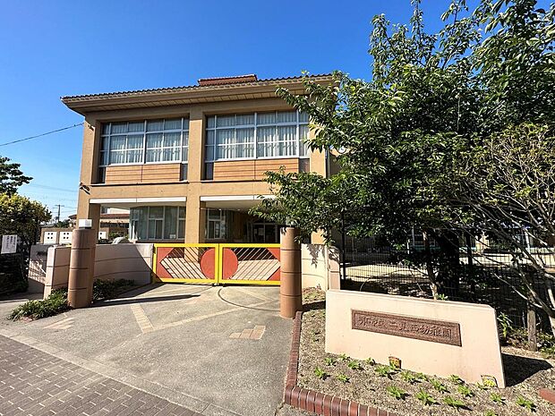 明石市立二見西幼稚園　徒歩13分（約1020ｍ）