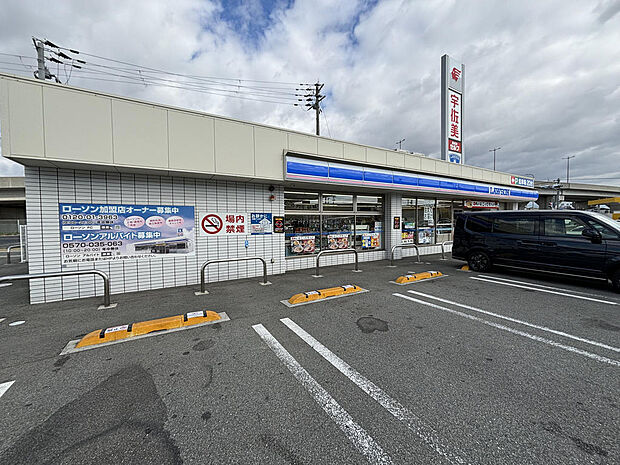 ローソン明石二見店　徒歩8分（約610ｍ）