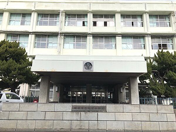 明石小学校　約400ｍ