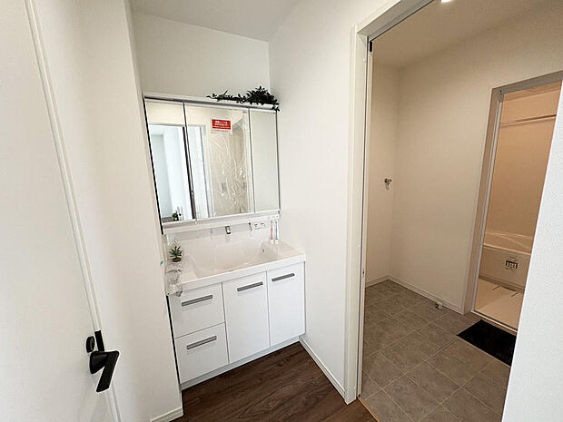 ■洗面室■人気の独立型洗面室!