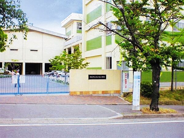 松が丘小学校　1010ｍ