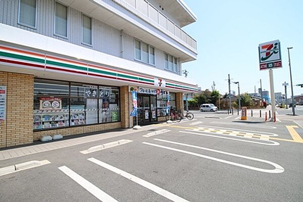 セブンイレブン明石林崎店　約590ｍ