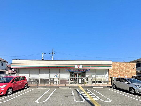 セブンイレブン神戸二ツ屋1丁目店　約370ｍ