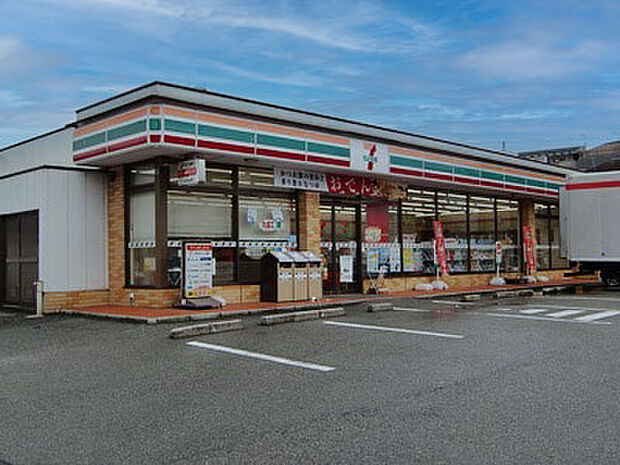 セブンイレブン明石鳥羽店　約370ｍ