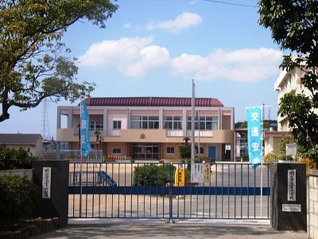 山手幼稚園　約540ｍ