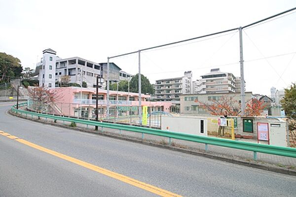 明石市立明石幼稚園　約400ｍ