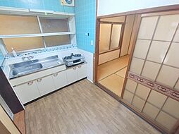 浅田メゾネット 1階3DKのリビング/ダイニング