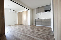 est 上安 2階1DKのリビング/ダイニング