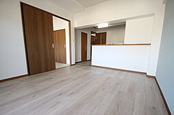 中須コーポラス（503） 5階2LDKのリビング/ダイニング