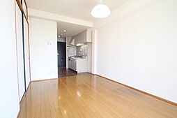 西風館 1階ワンルームのリビング/ダイニング