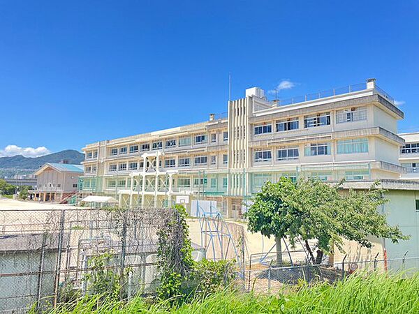 画像16:中学校「広島市立祇園東中学校まで1142ｍ」